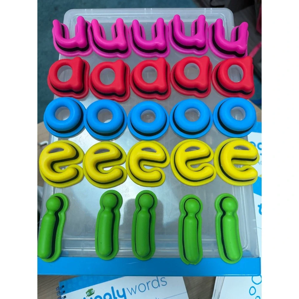 Tiggly Words Interactive Learning Set Vowels‎ Teacher Handbook Journals Case